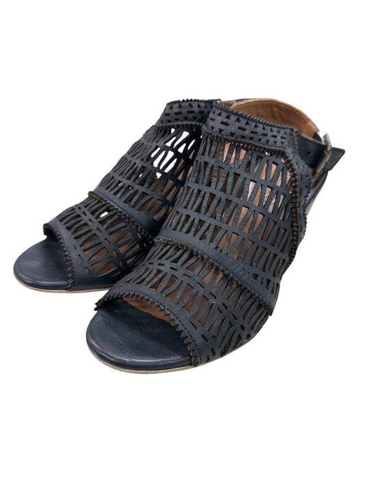 Sandals Heels Block By Bueno In Black, Size:6.5