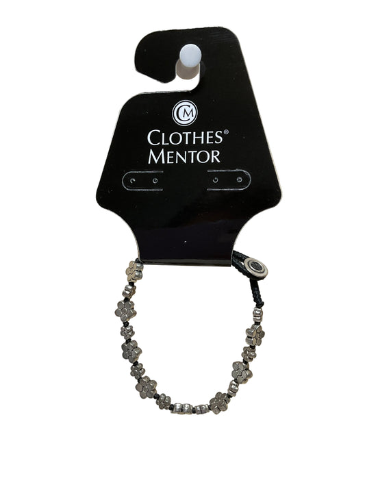 Bracelet Other By Clothes Mentor In Black & Silver