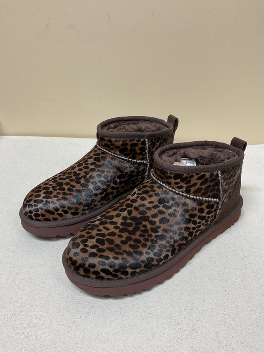 Shoes Designer By Ugg In Animal Print, Size:8