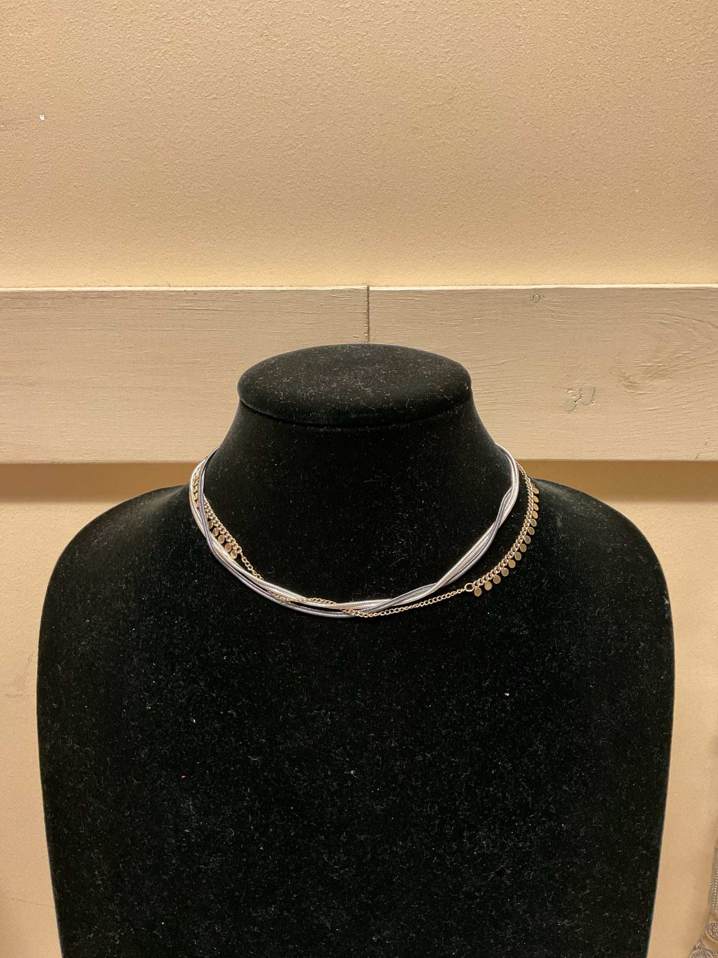 Necklace Layered By Clothes Mentor In Silver