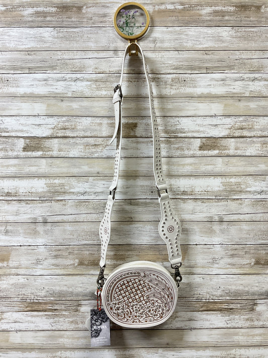 Crossbody By Myra In White, Size:Small