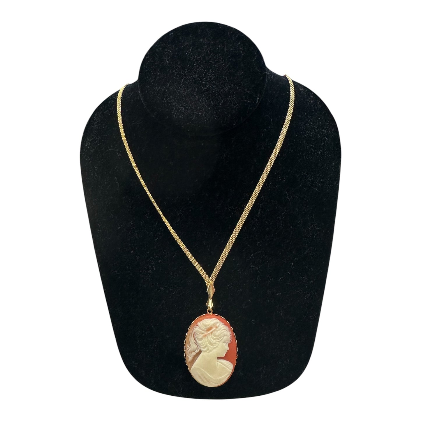 Necklace Charm By Clothes Mentor In Gold & Pink