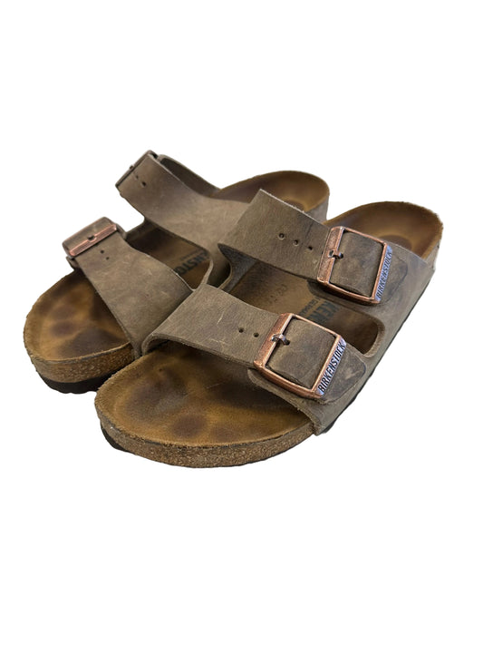Sandals Flats By Birkenstock In Brown, Size:7