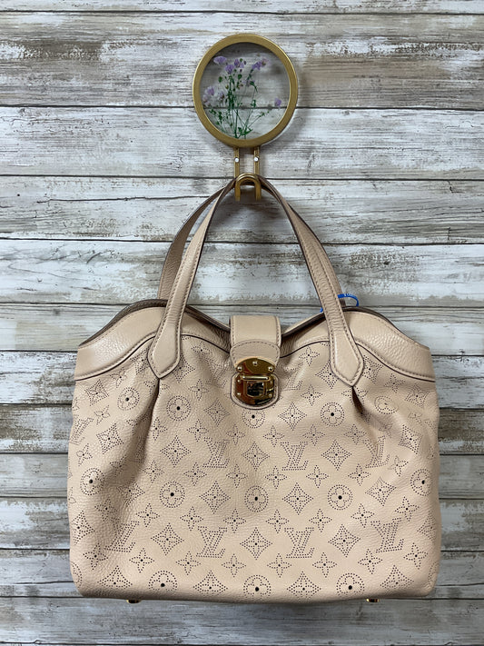 Handbag Luxury Designer By Louis Vuitton In Cream, Size:Medium
