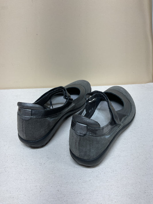 Shoes Flats By Naot In Grey, Size:11.5