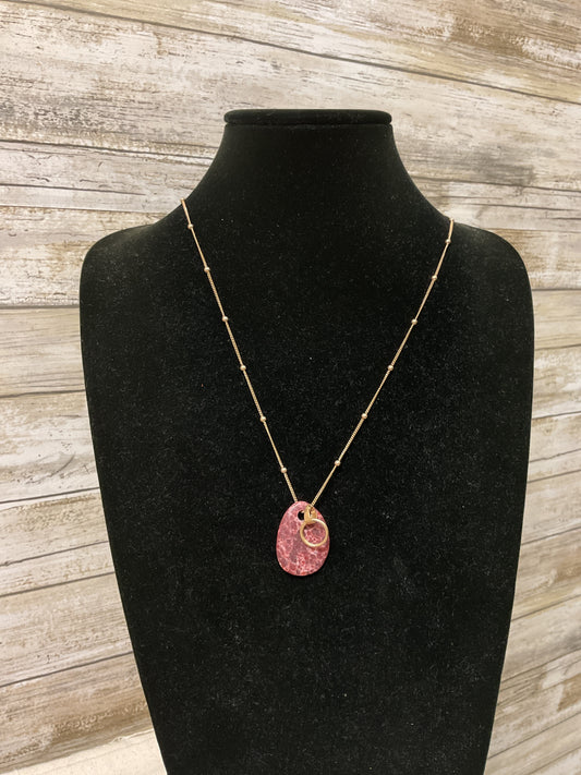Necklace Statement By Clothes Mentor In Gold & Red
