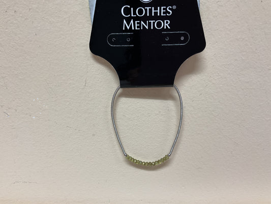 Bracelet Other By Clothes Mentor In Green & Silver