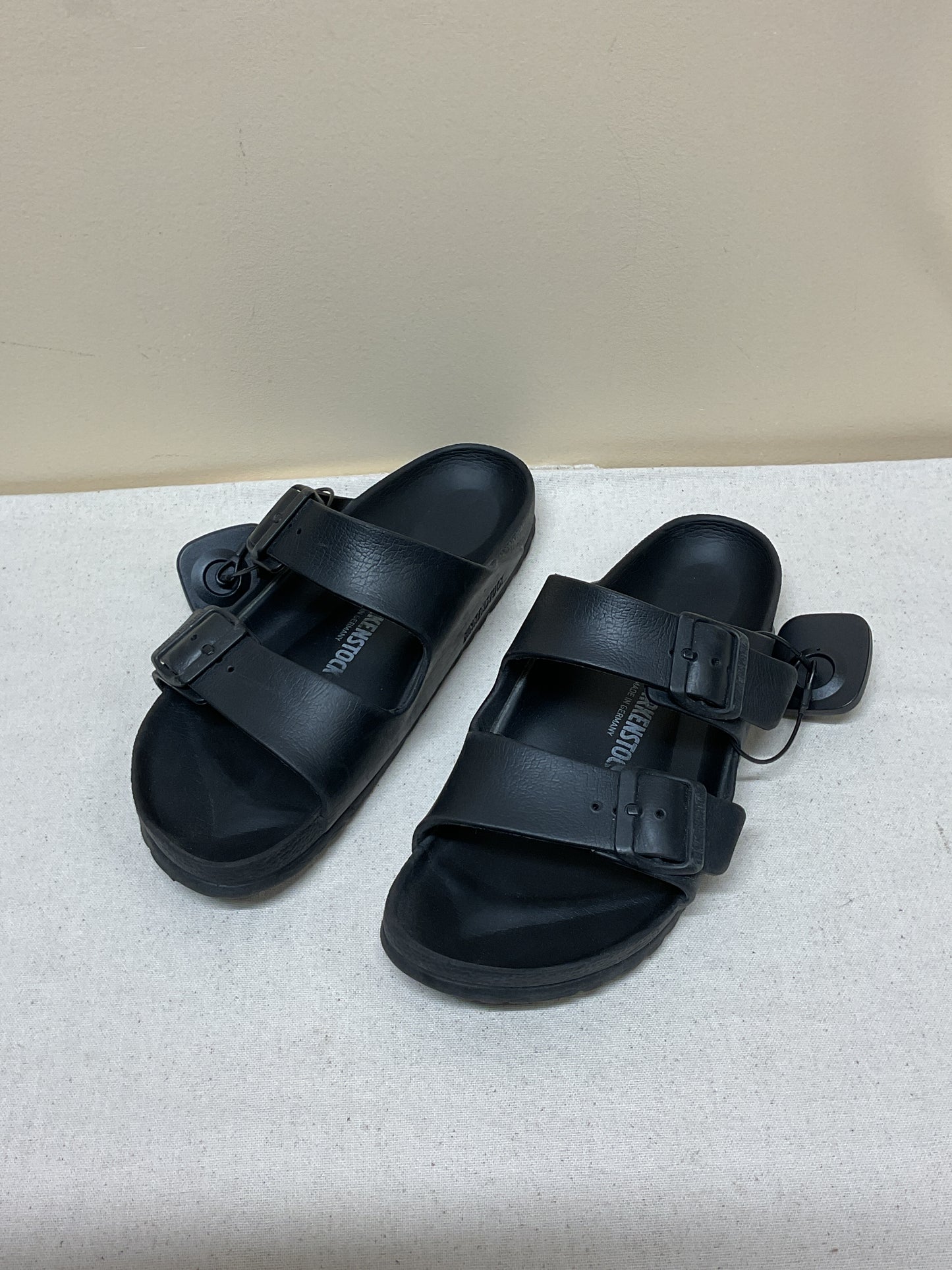 Sandals Flats By Birkenstock In Black, Size:8.5