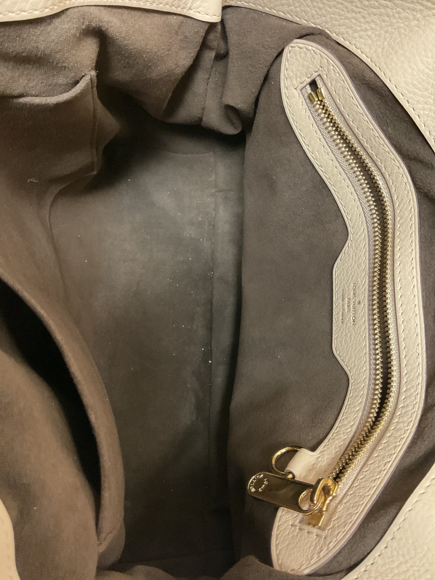 Handbag Luxury Designer By Louis Vuitton In Tan, Size:Large