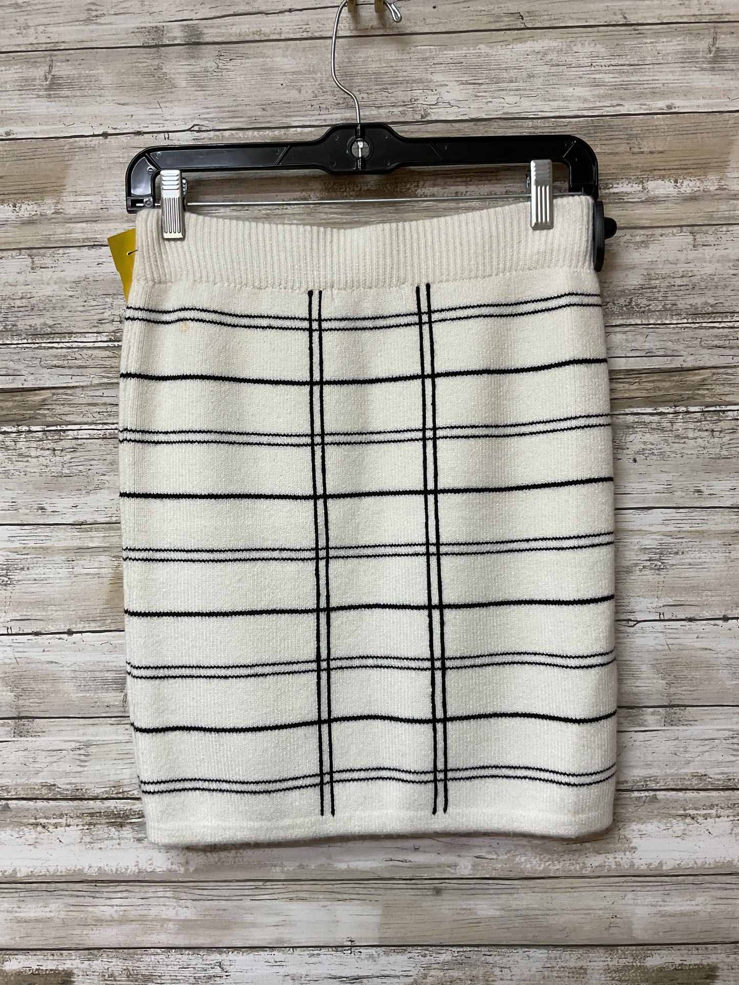 Skirt Mini & Short By Bcbgeneration In Black & Cream, Size:S