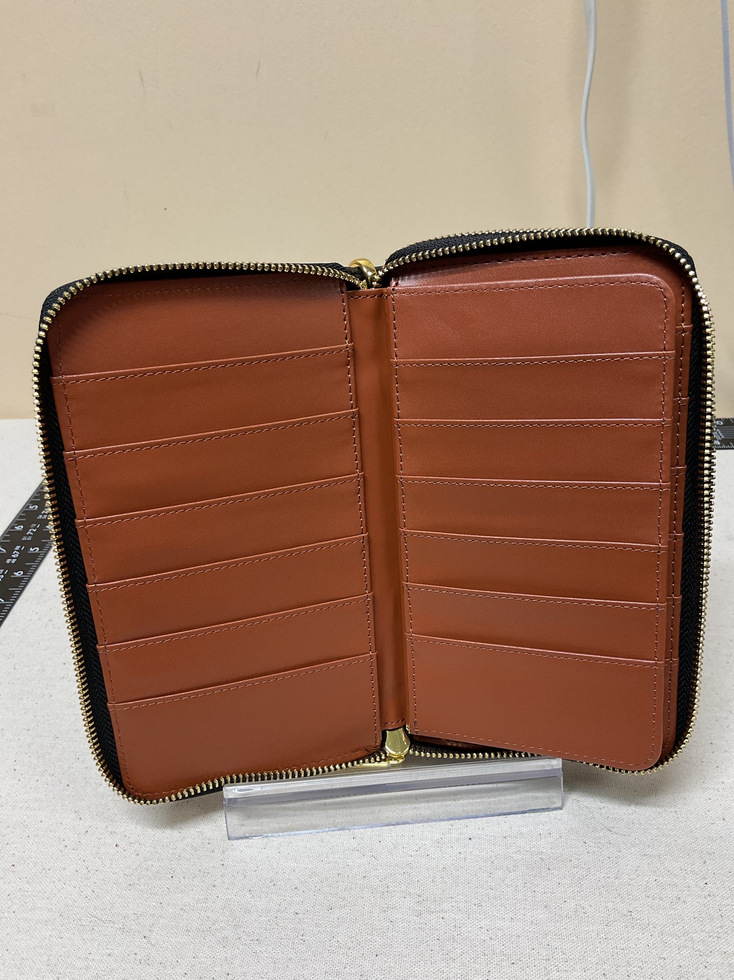 Wristlet By Cmc In Black, Size:Large