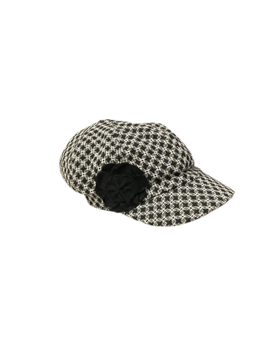 Hat Other By Clothes Mentor In Black & White