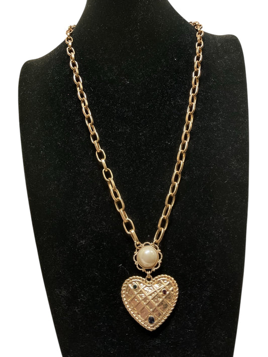 Necklace Pendant By Cabi In Gold