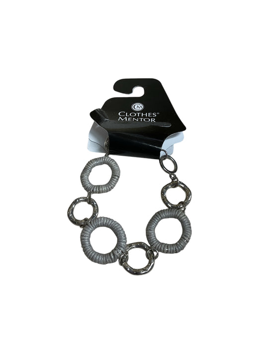 Bracelet Other By Clothes Mentor In Silver