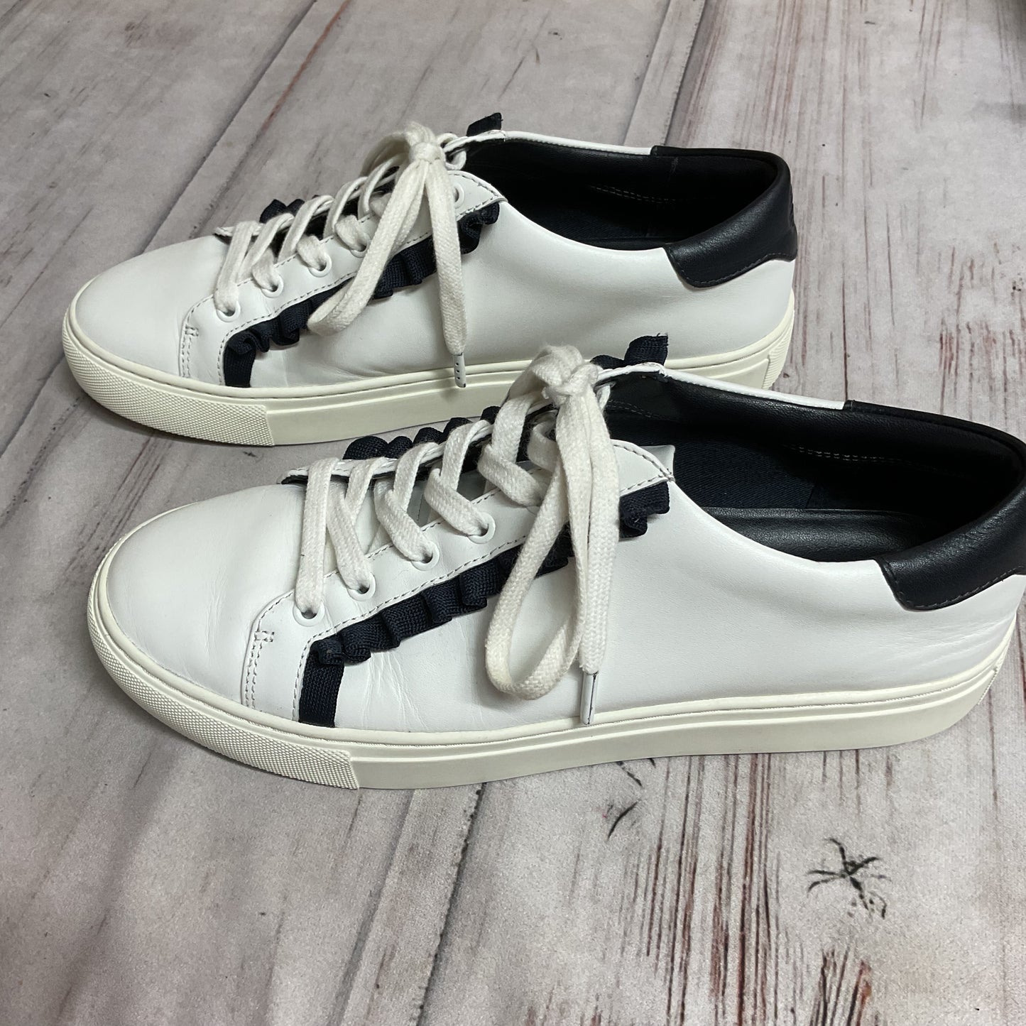 Shoes Designer By Tory Burch In Navy & White, Size:9