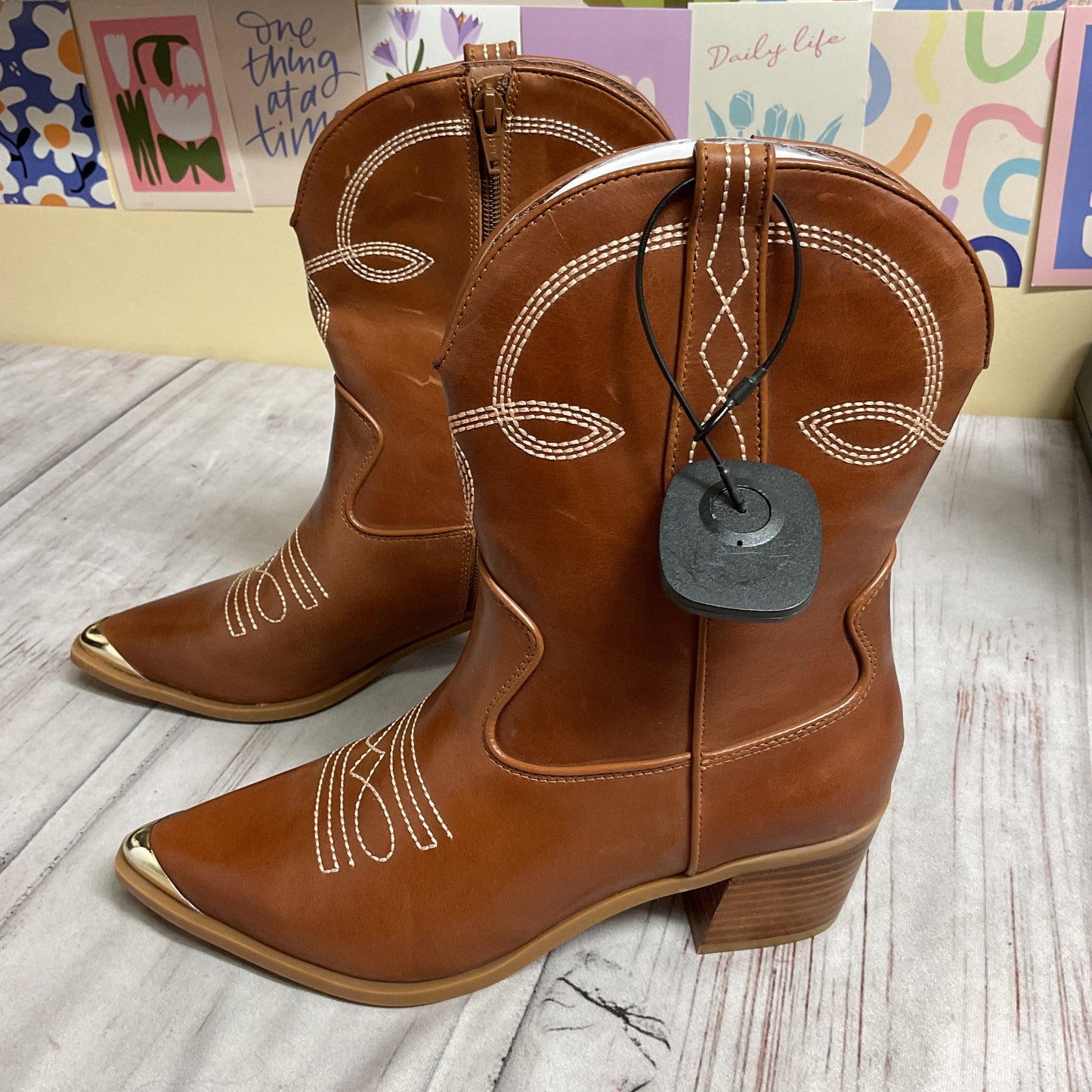 Boots Ankle Heels By   Clothes Mentor In Brown, Size:8