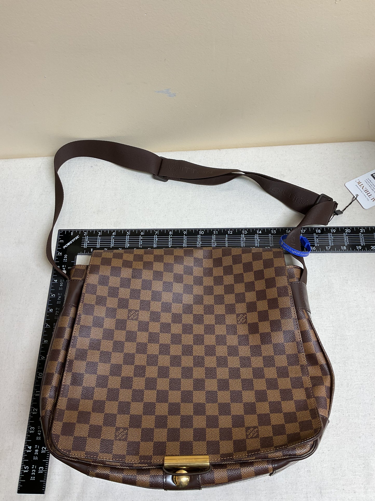 Crossbody Luxury Designer By Louis Vuitton, Size: Large