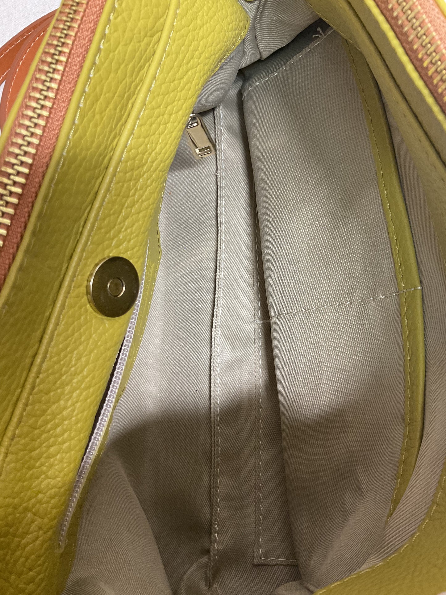 Handbag Leather By Valentina In Green & Tan, Size:Medium