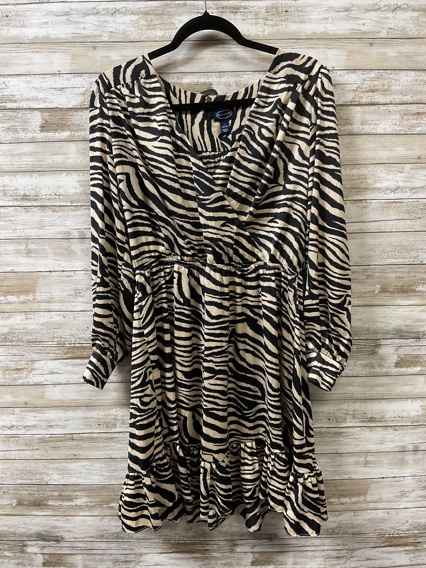 Dress Casual Short By Scoop In Animal Print, Size:L