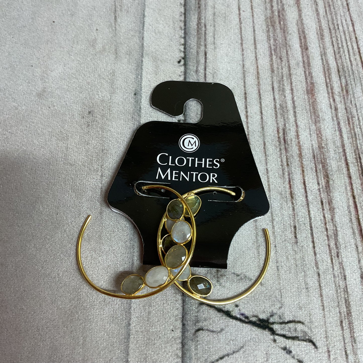 Earrings Hoop By Clothes Mentor In Gold & Green