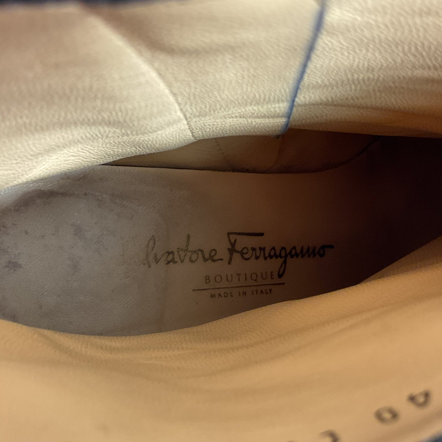 Boots Luxury Designer By Ferragamo In Black, Size:8