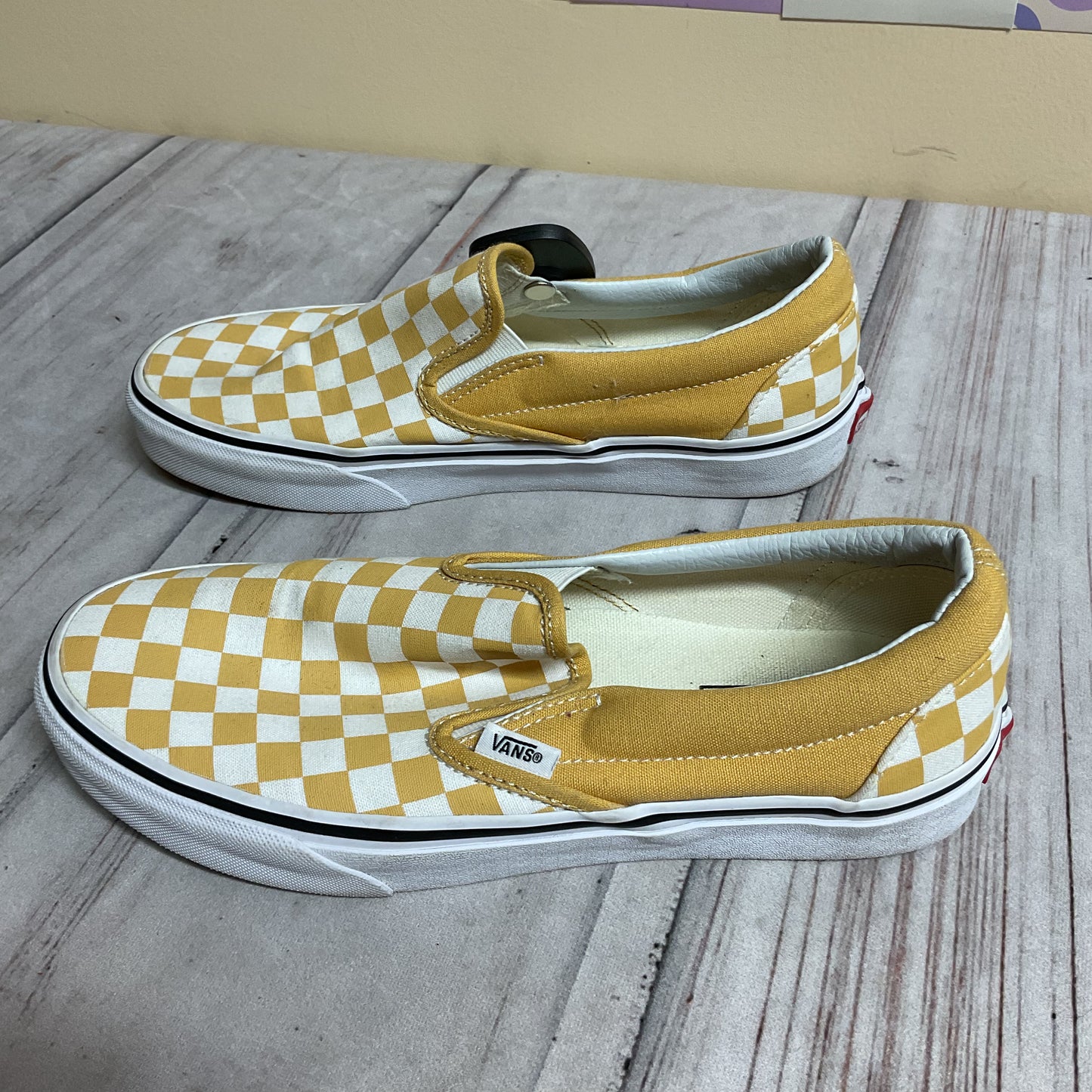 Shoes Flats By Vans In White & Yellow, Size:9.5