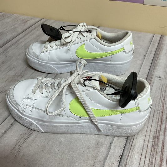 Shoes Sneakers By Nike In Green, Size:6