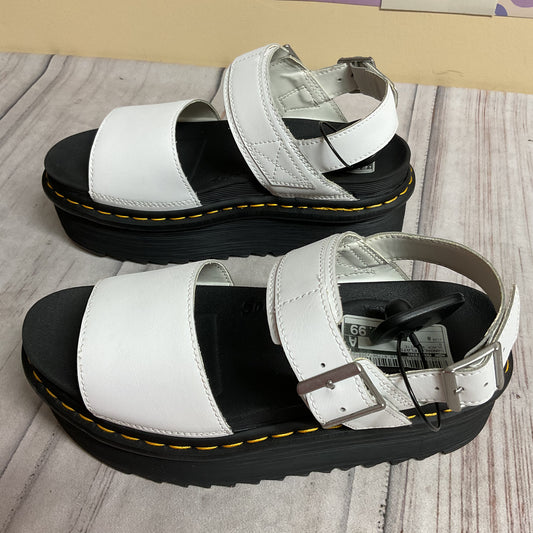 Sandals Flats By Dr Martens In Black & White, Size:8