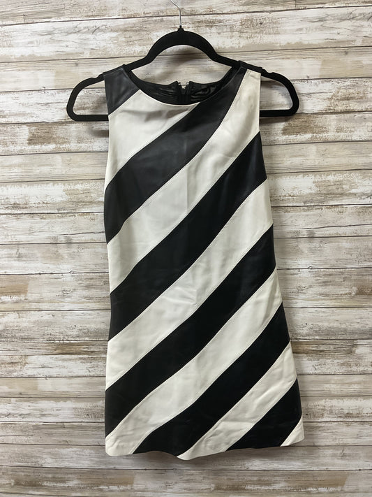 Dress Designer By Alice + Olivia In Black & White, Size:4